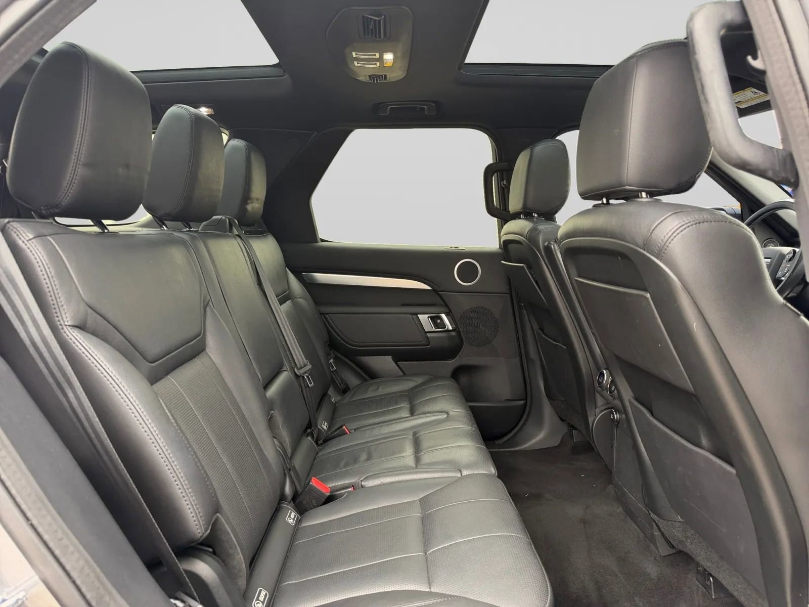 Used 2020 Land Rover Discovery Landmark AWD/4WD image 33