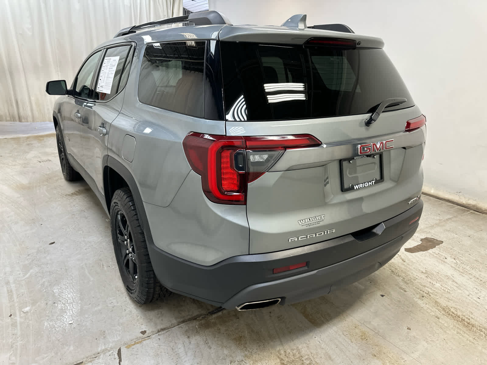 Certified 2023 GMC Acadia AT4 AWD/4WD image 2
