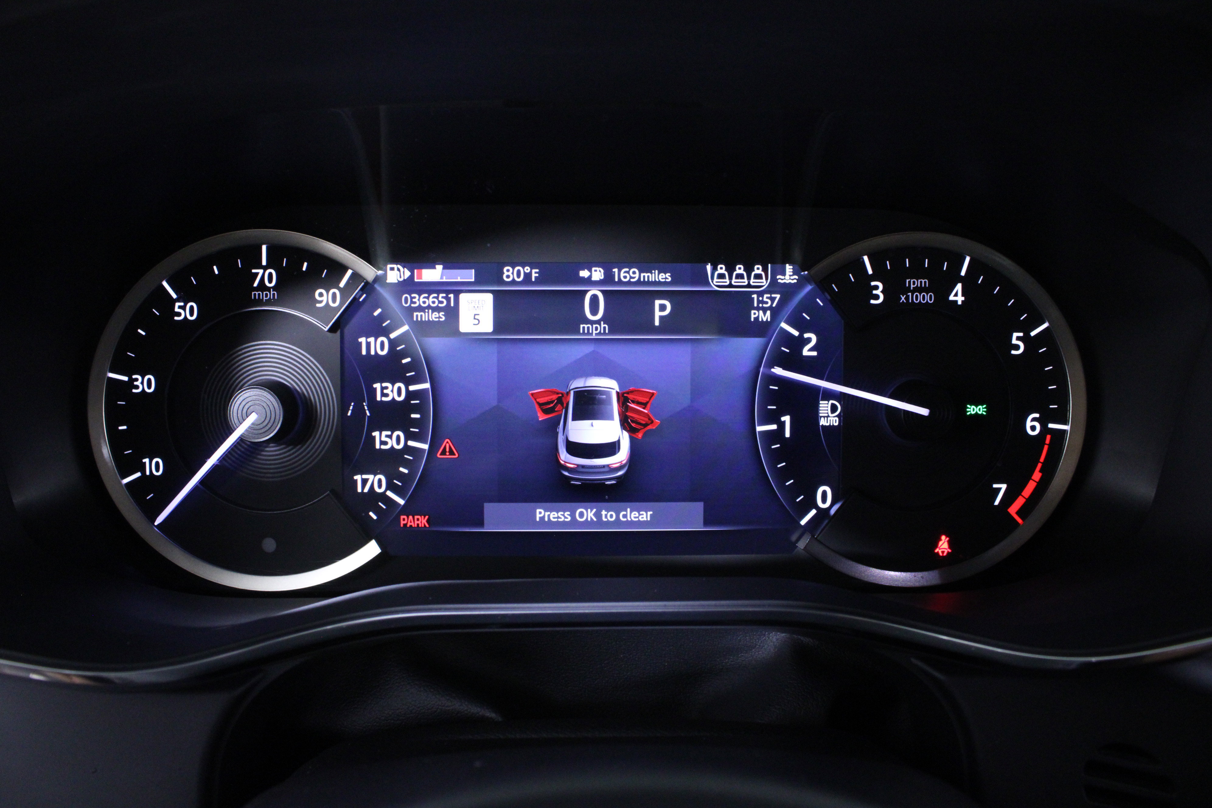 Used 2023 Jaguar F-PACE R-Dynamic S image 27