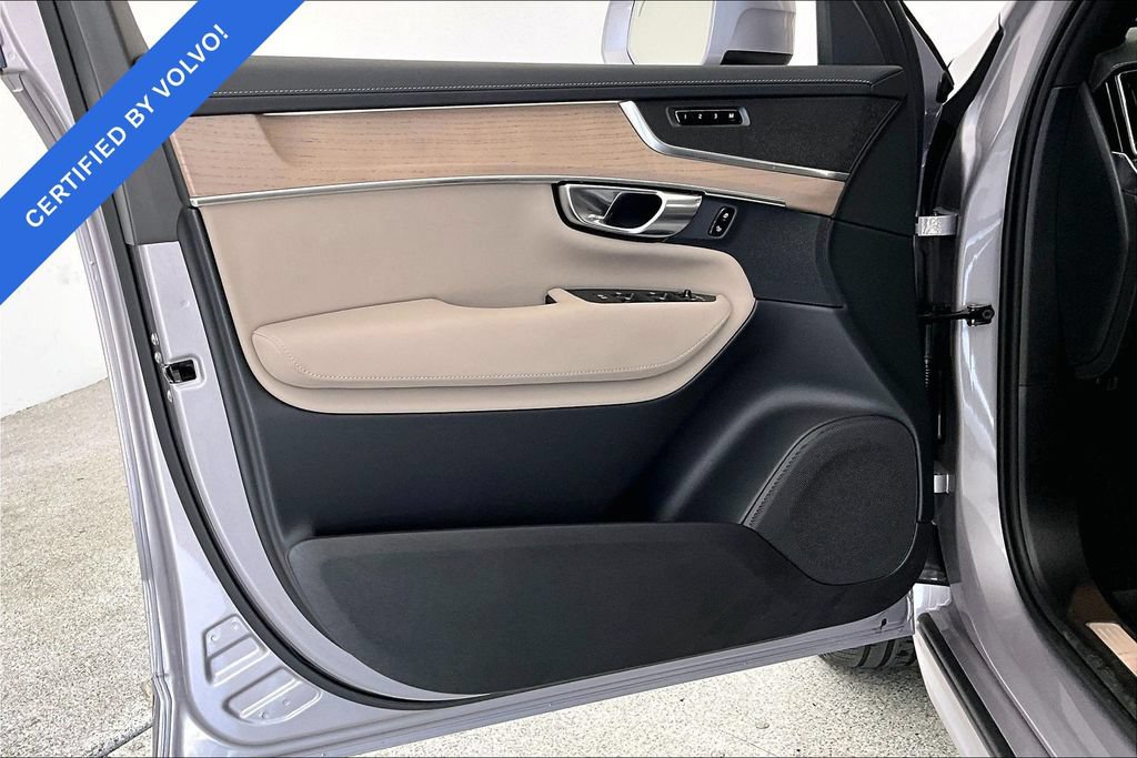 Certified 2026 Volvo XC90 B5 Plus w/ Protection Package Premier AWD/4WD image 23