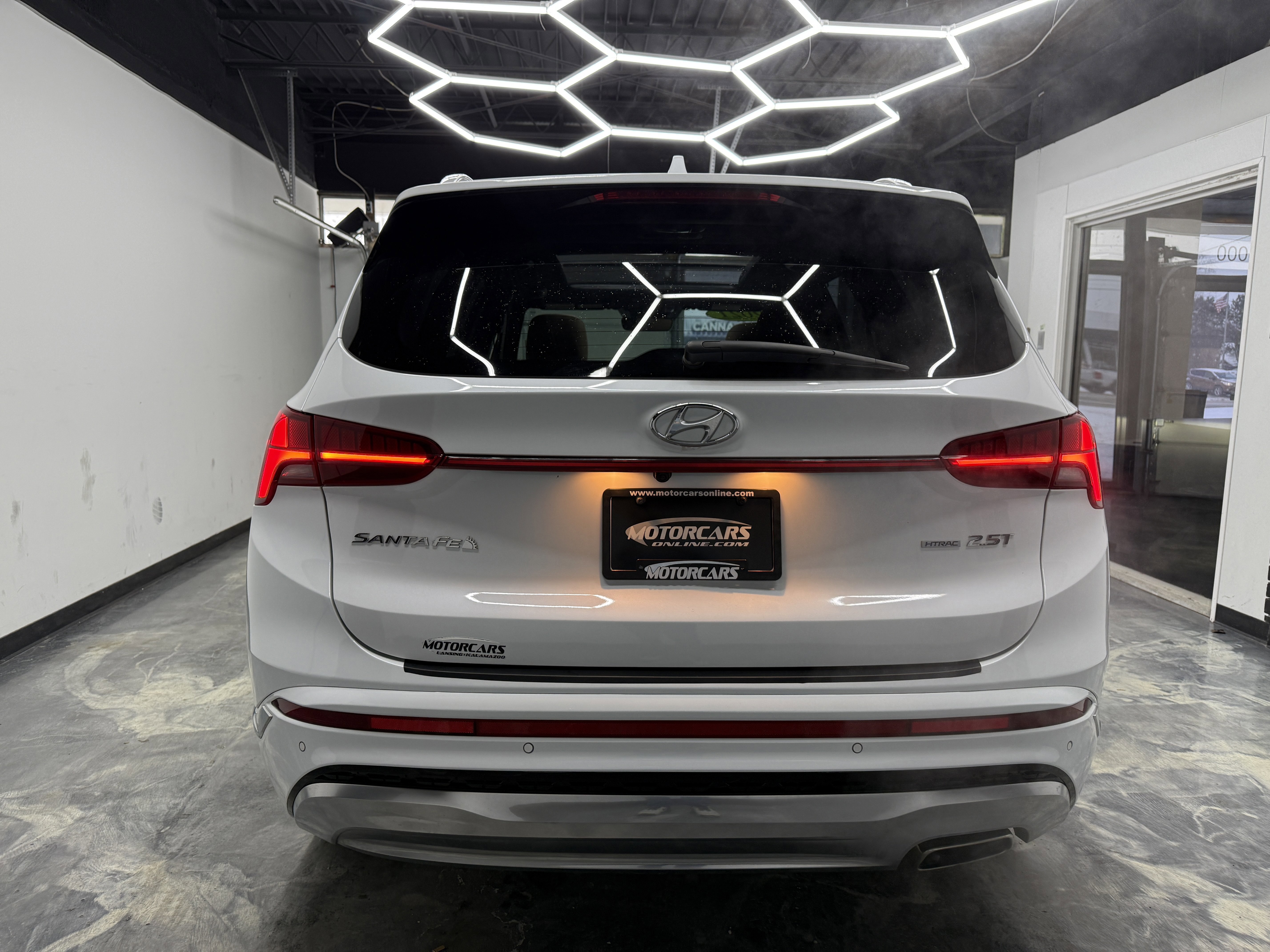 Used 2021 Hyundai Santa Fe Calligraphy image 9