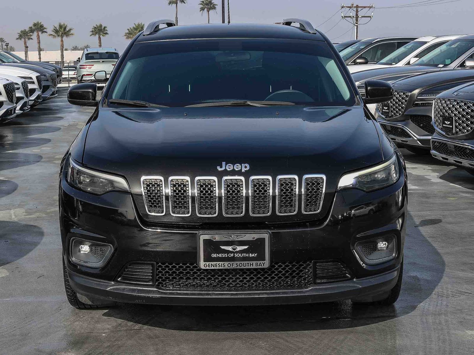 Used 2019 Jeep Cherokee Latitude w/ Popular Appearance Group image 2