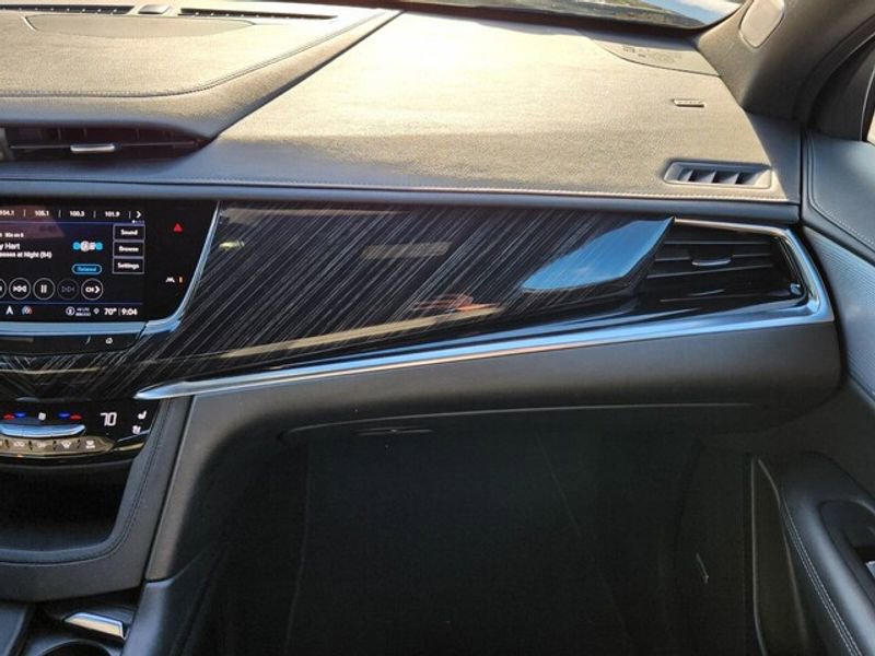 Used 2025 Cadillac XT6 Premium Luxury image 20