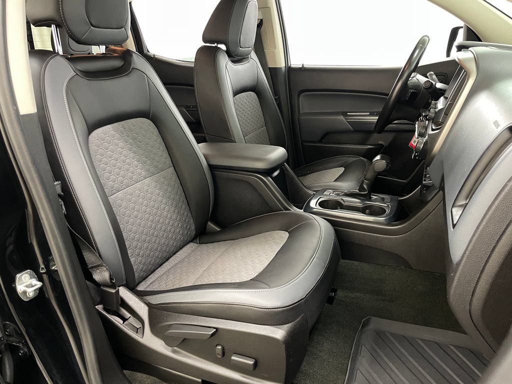 Used 2016 Chevrolet Colorado Z71 AWD/4WD image 37