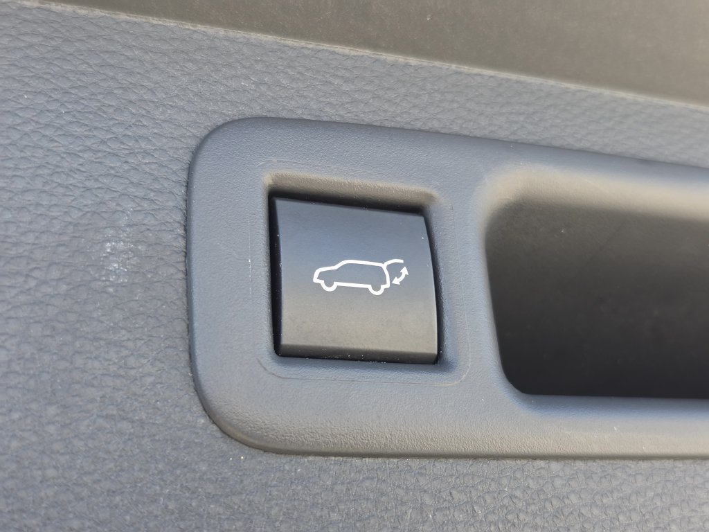 Used 2026 Toyota Highlander Limited AWD/4WD image 18