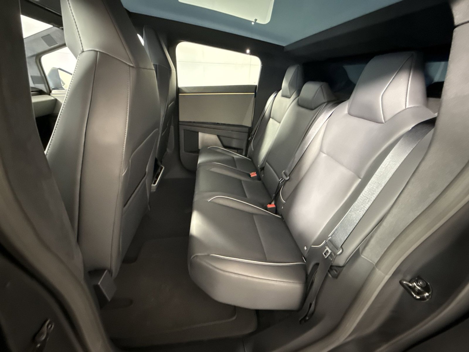 Used 2025 Tesla Cybertruck AWD Crew Cab image 25