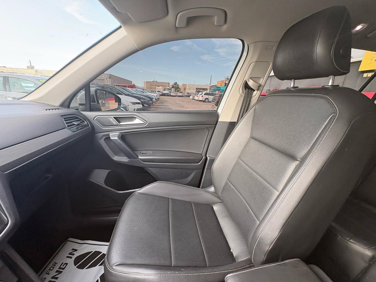 Used 2014 Volkswagen Touareg Sport AWD/4WD image 17