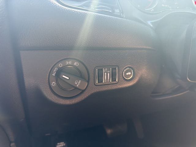 Used 2022 Dodge Challenger R/T RWD image 28
