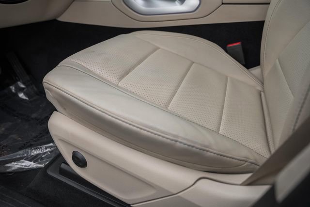 Used 2022 Mercedes-Benz GLE 350 4MATIC w/ AMG Line Exterior image 36