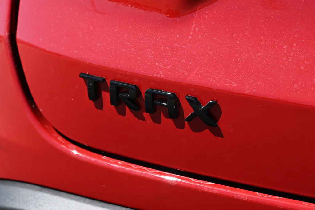 New 2026 Chevrolet Trax LT w/ LPO, Blackout Package FWD image 12
