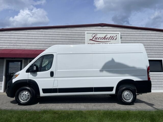 Used 2025 RAM ProMaster 2500 w/ Convenience Group FWD image 2