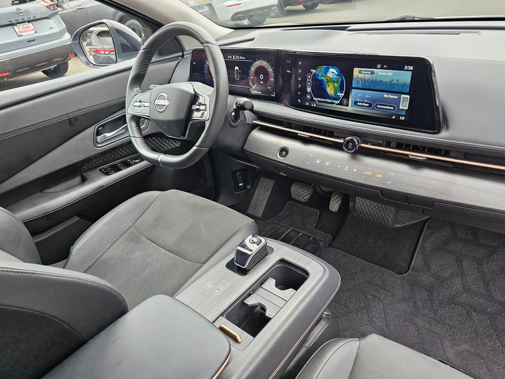Used 2024 Nissan Ariya AWD image 11