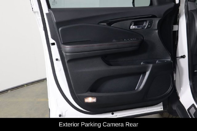 Used 2025 Honda Ridgeline Black Edition image 12