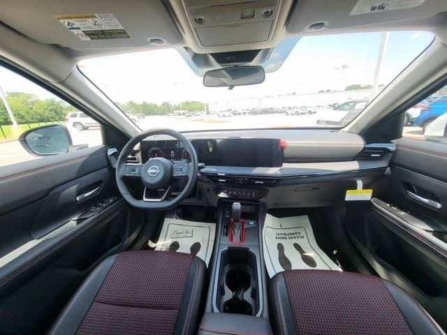 New 2025 Nissan Kicks SR FWD image 14