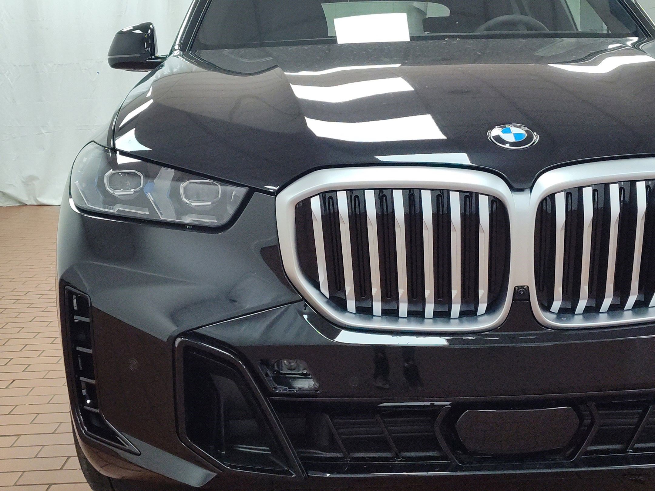 Used 2026 BMW X5 xDrive40i w/ M Sport Package image 37