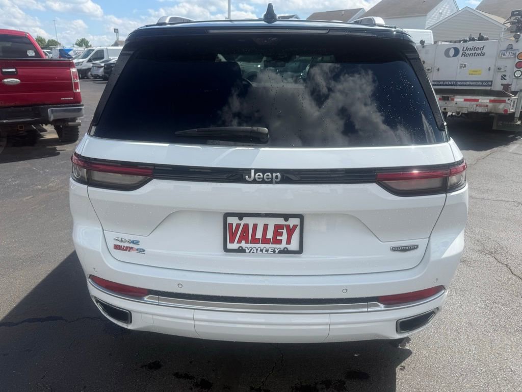 Used 2022 Jeep Grand Cherokee Summit AWD/4WD image 4