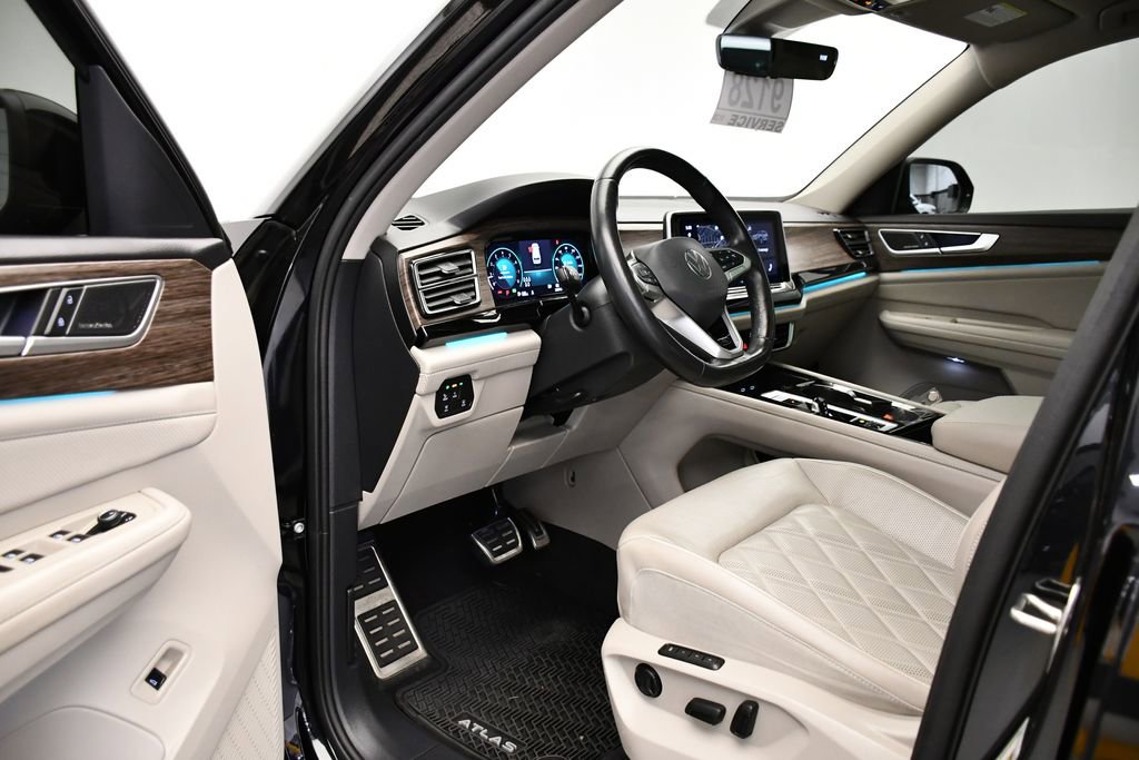 Used 2024 Volkswagen Atlas SEL Premium R-Line image 37