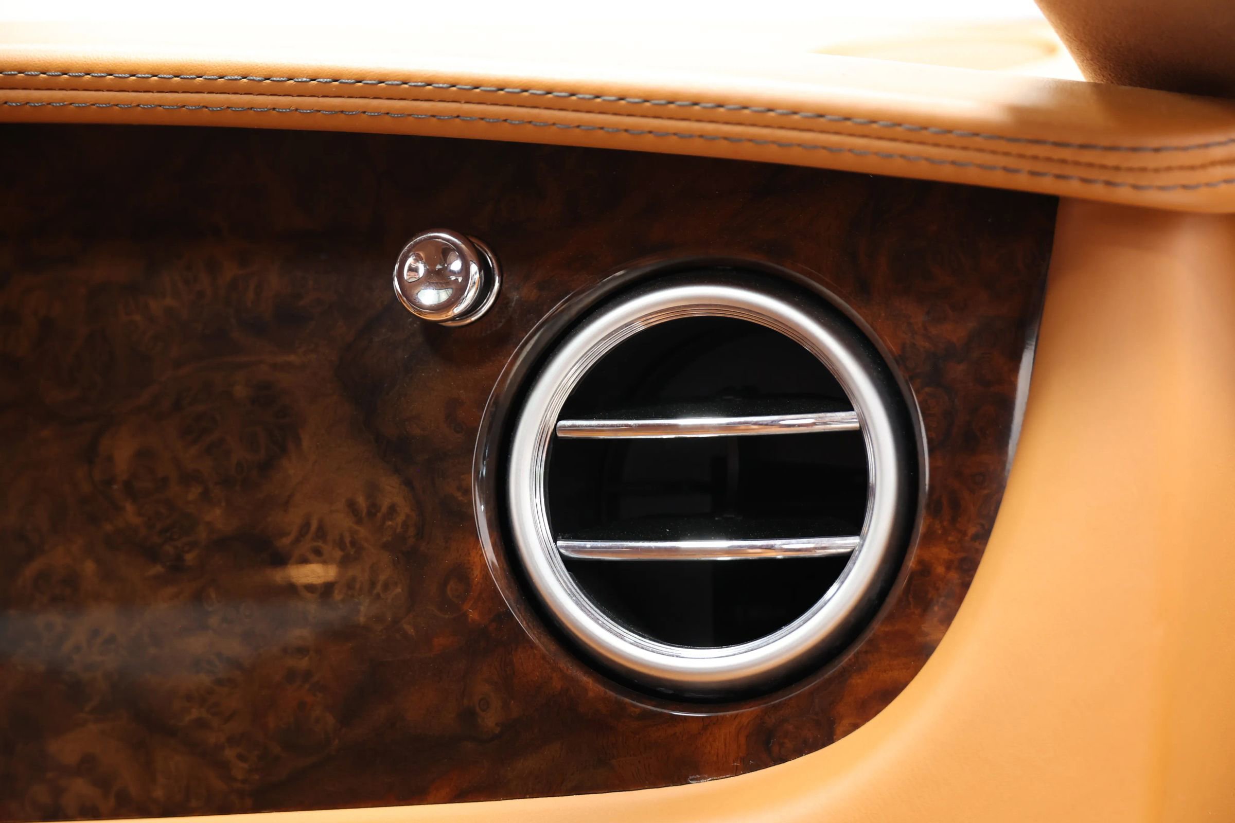 Used 2015 Bentley Continental GT AWD/4WD image 97