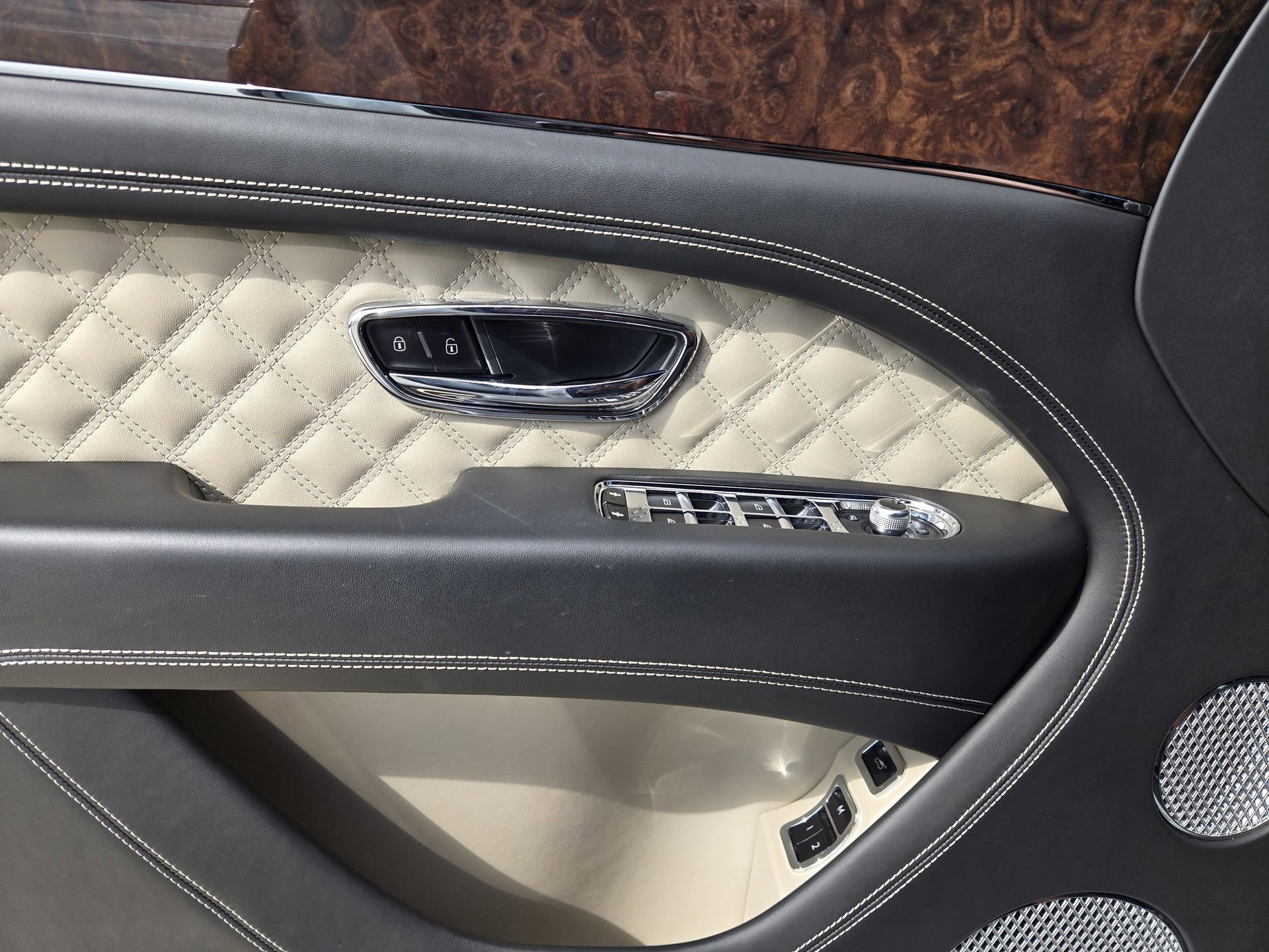 Used 2022 Bentley Bentayga Speed image 21