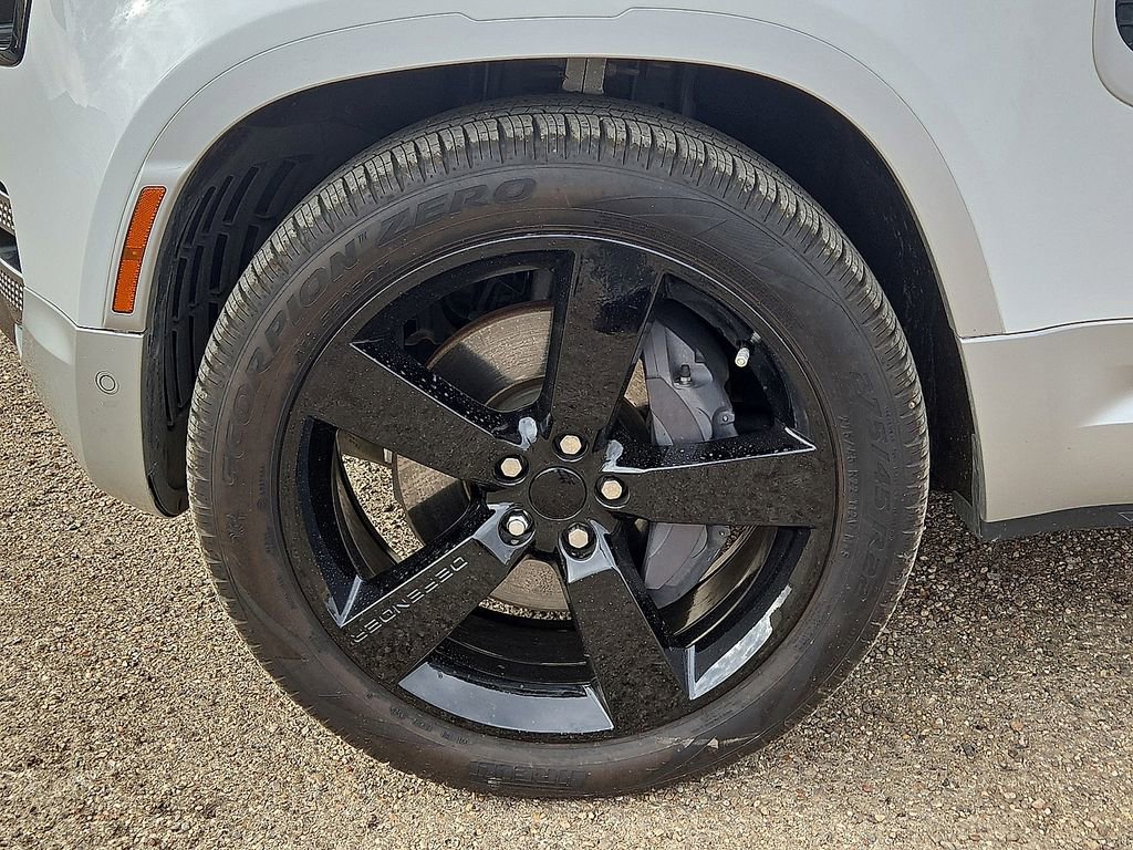 Used 2023 Land Rover Defender 130 First Edition image 11