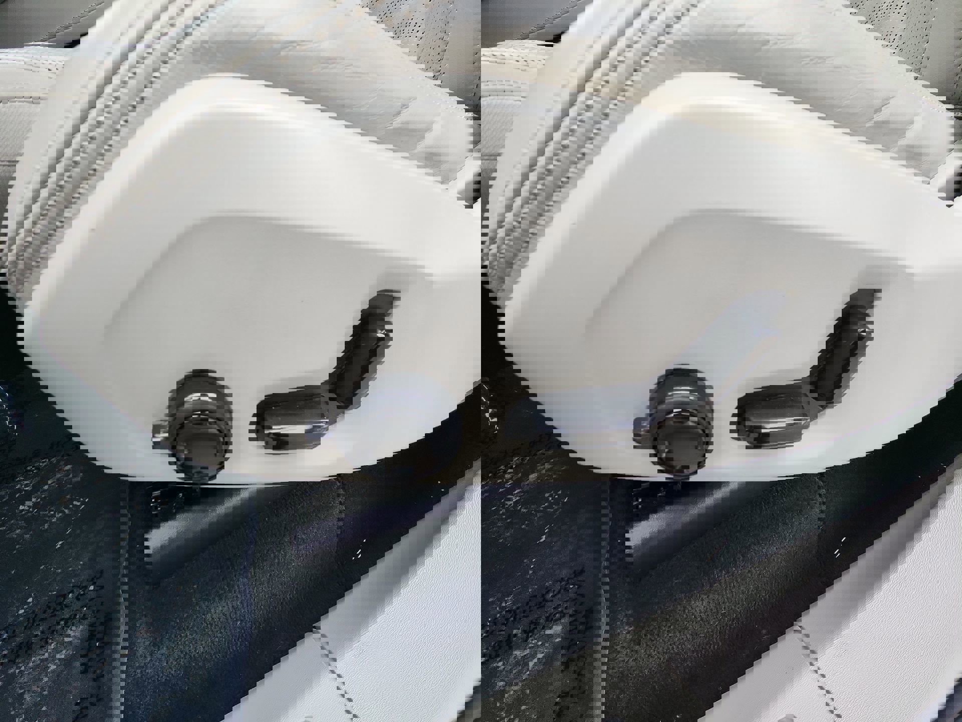 Used 2021 Volvo XC90 T8 Inscription w/ Climate Package image 14