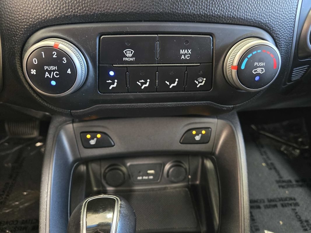 Used 2015 Hyundai Tucson SE AWD/4WD image 18