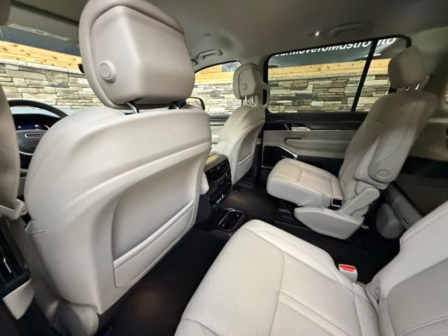 Used 2023 Jeep Wagoneer Series III AWD/4WD image 29