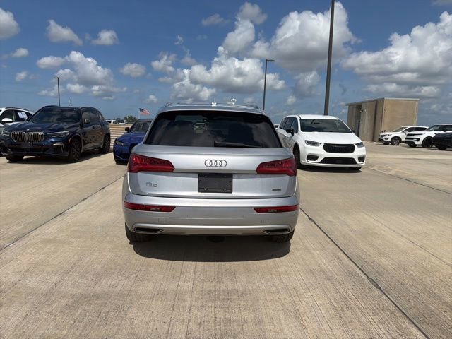Used 2019 Audi Q5 2.0T Premium Plus w/ Premium Plus Package AWD/4WD image 4