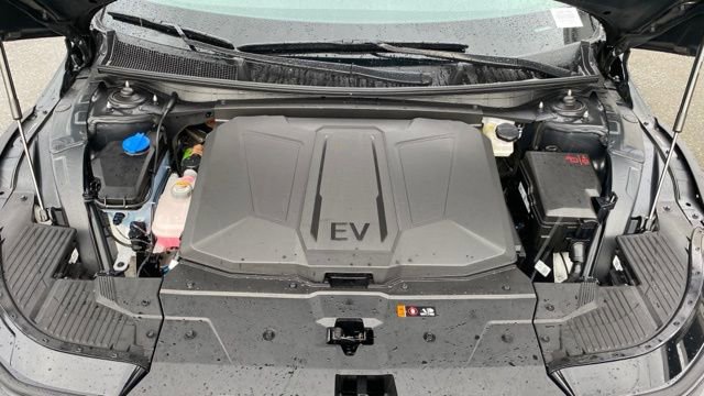 Used 2025 Hyundai Ioniq 5 SE image 8