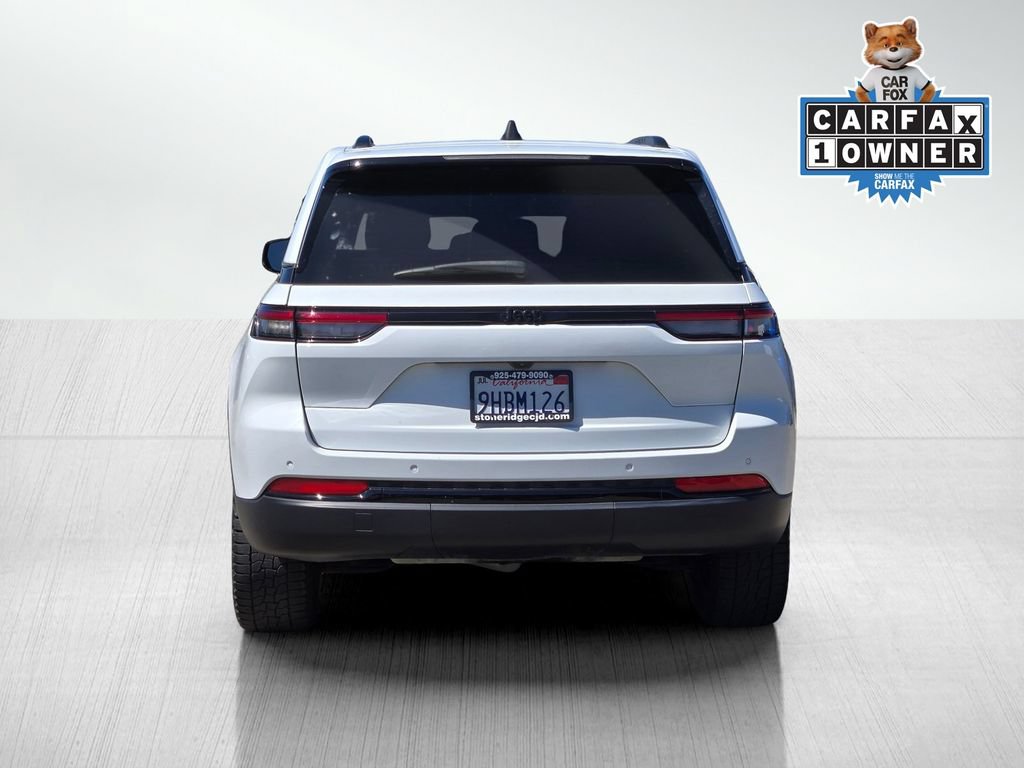 Used 2023 Jeep Grand Cherokee Altitude RWD image 5