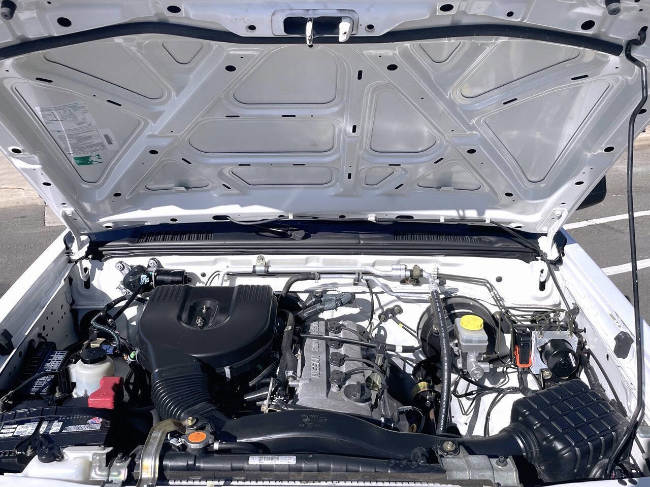 Used 2004 Nissan Frontier XE w/ (VTP) Value Truck Pkg image 4