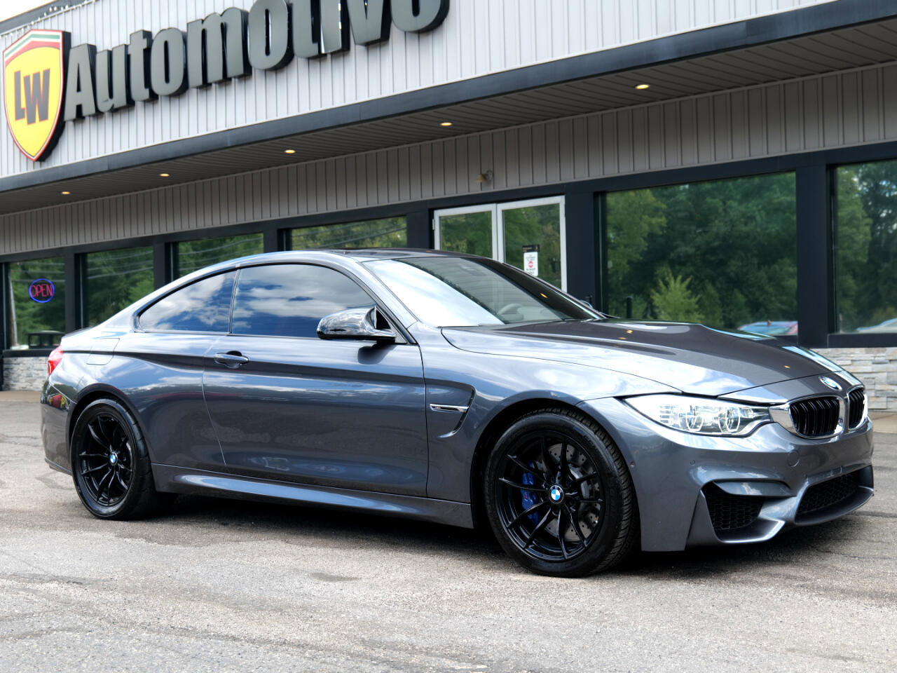 Used 2015 BMW M4 Coupe video 2