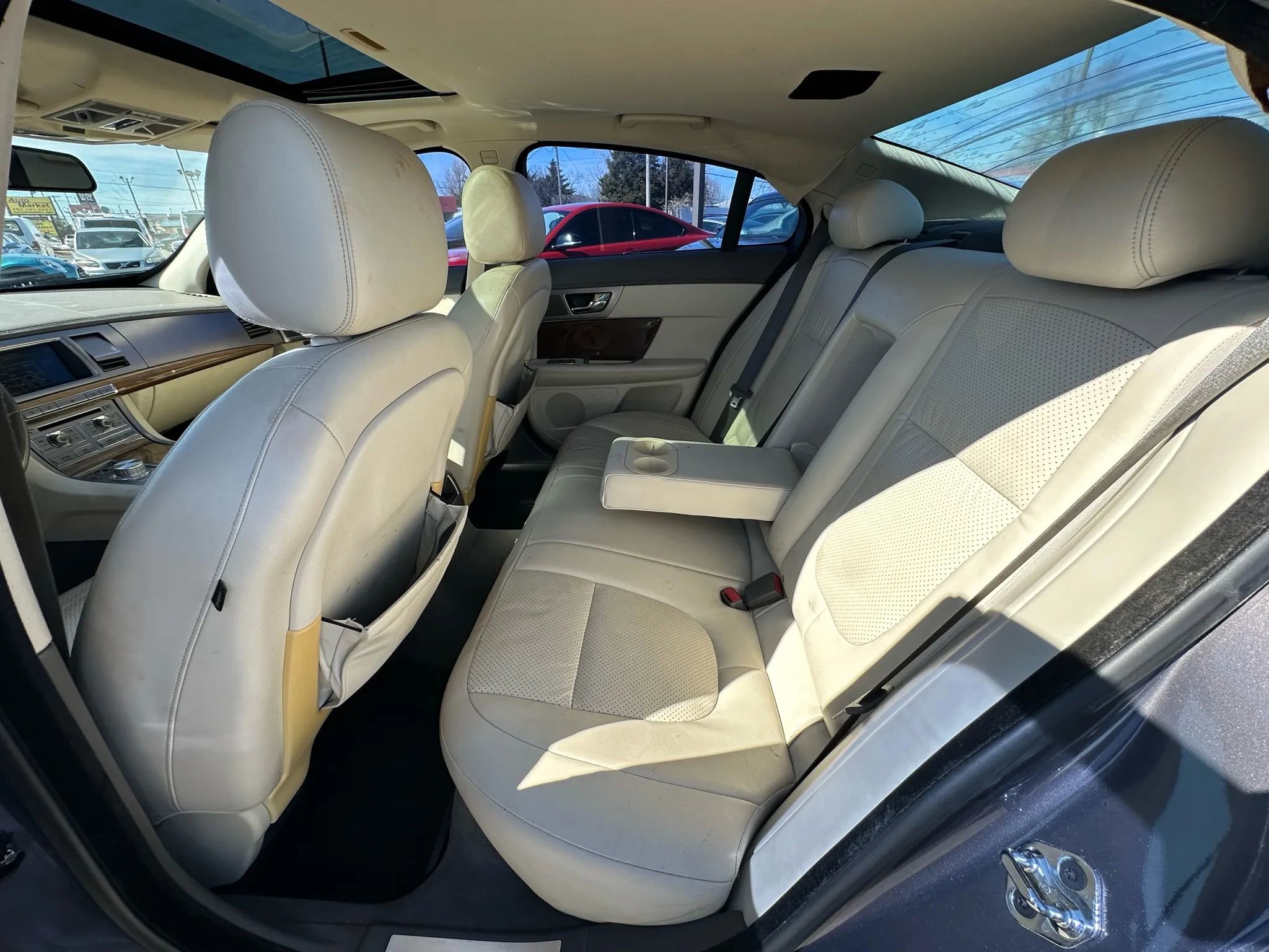 Used 2009 Jaguar XF Premium image 17