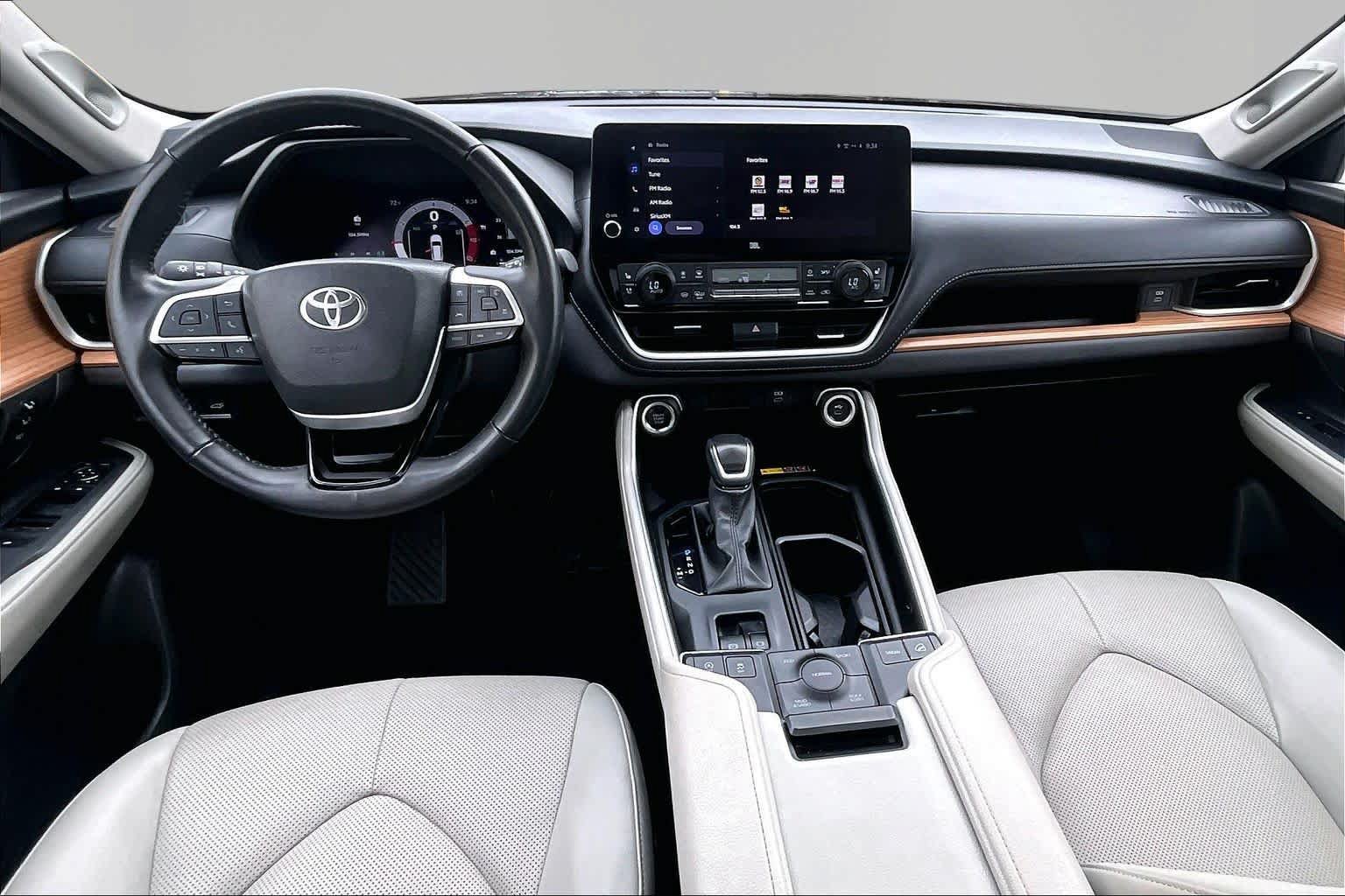 Certified 2025 Toyota Grand Highlander AWD image 16