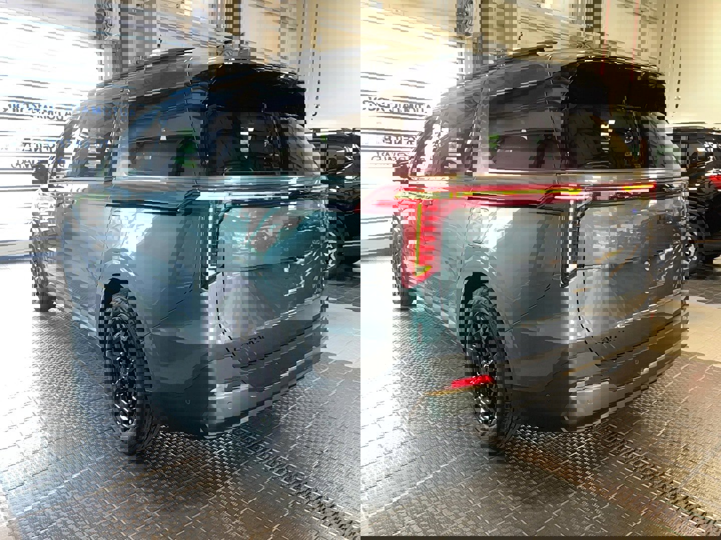 Used 2026 Kia Carnival SX Prestige image 27