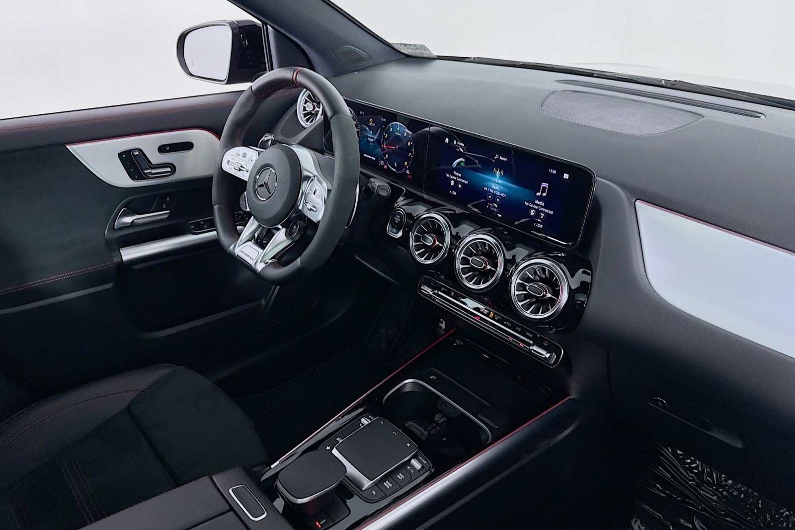 Certified 2023 Mercedes-Benz GLA 35 AMG 4MATIC image 17