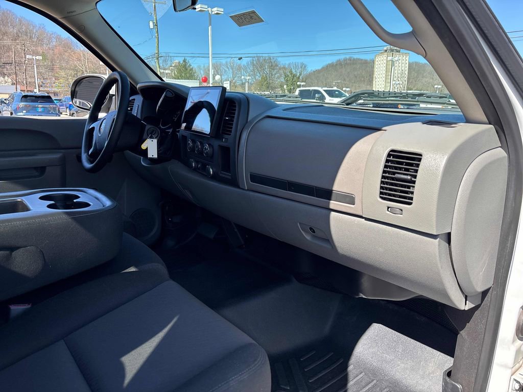 Used 2013 Chevrolet Silverado 1500 W/T image 24