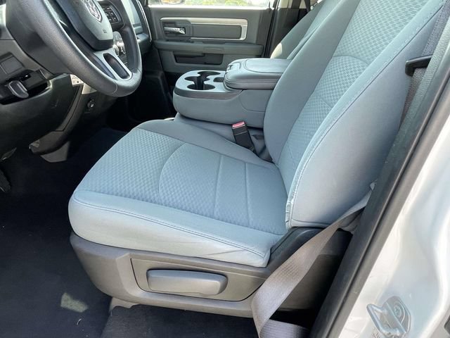 Used 2019 RAM 1500 Classic SLT AWD/4WD image 18