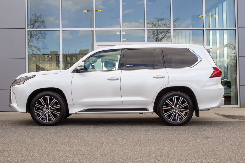 Used 2021 Lexus LX 570 4WD w/ Luxury Package image 7
