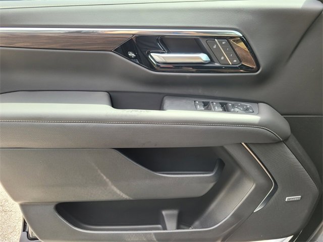 New 2025 Chevrolet Suburban Premier image 22