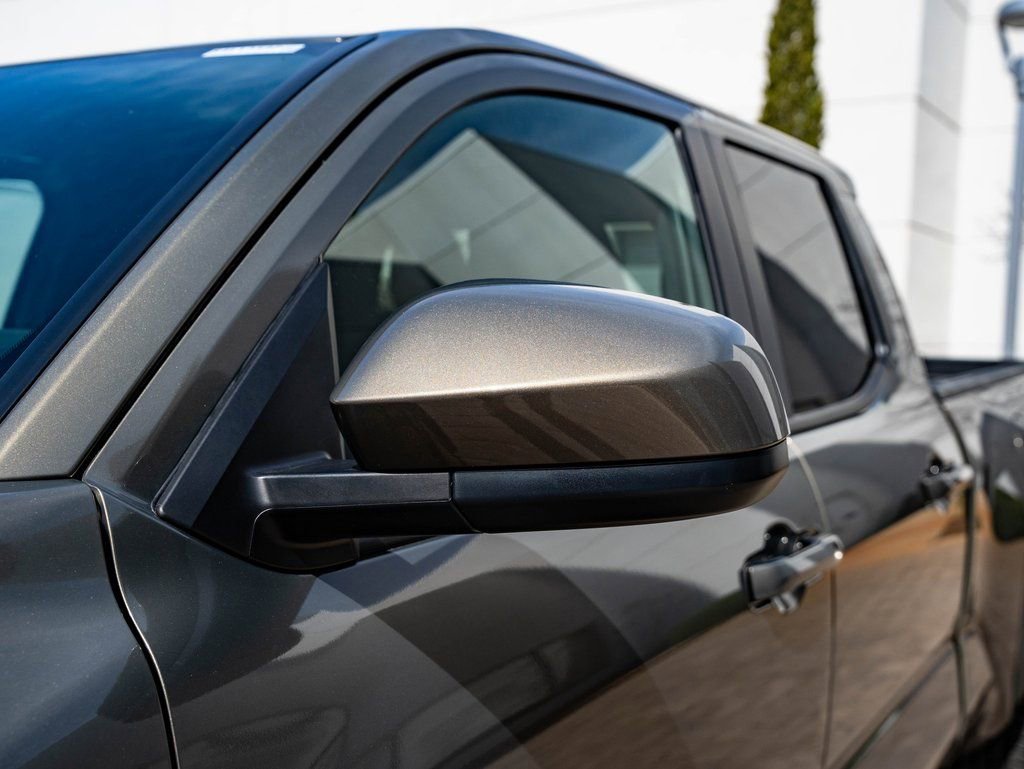 Used 2025 Toyota Tacoma TRD Sport AWD/4WD image 17