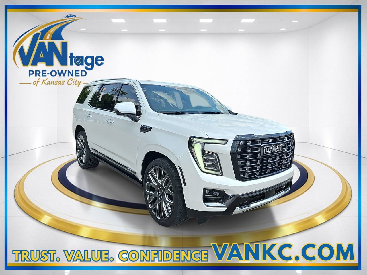 Used 2025 GMC Yukon Denali Ultimate AWD/4WD image 3