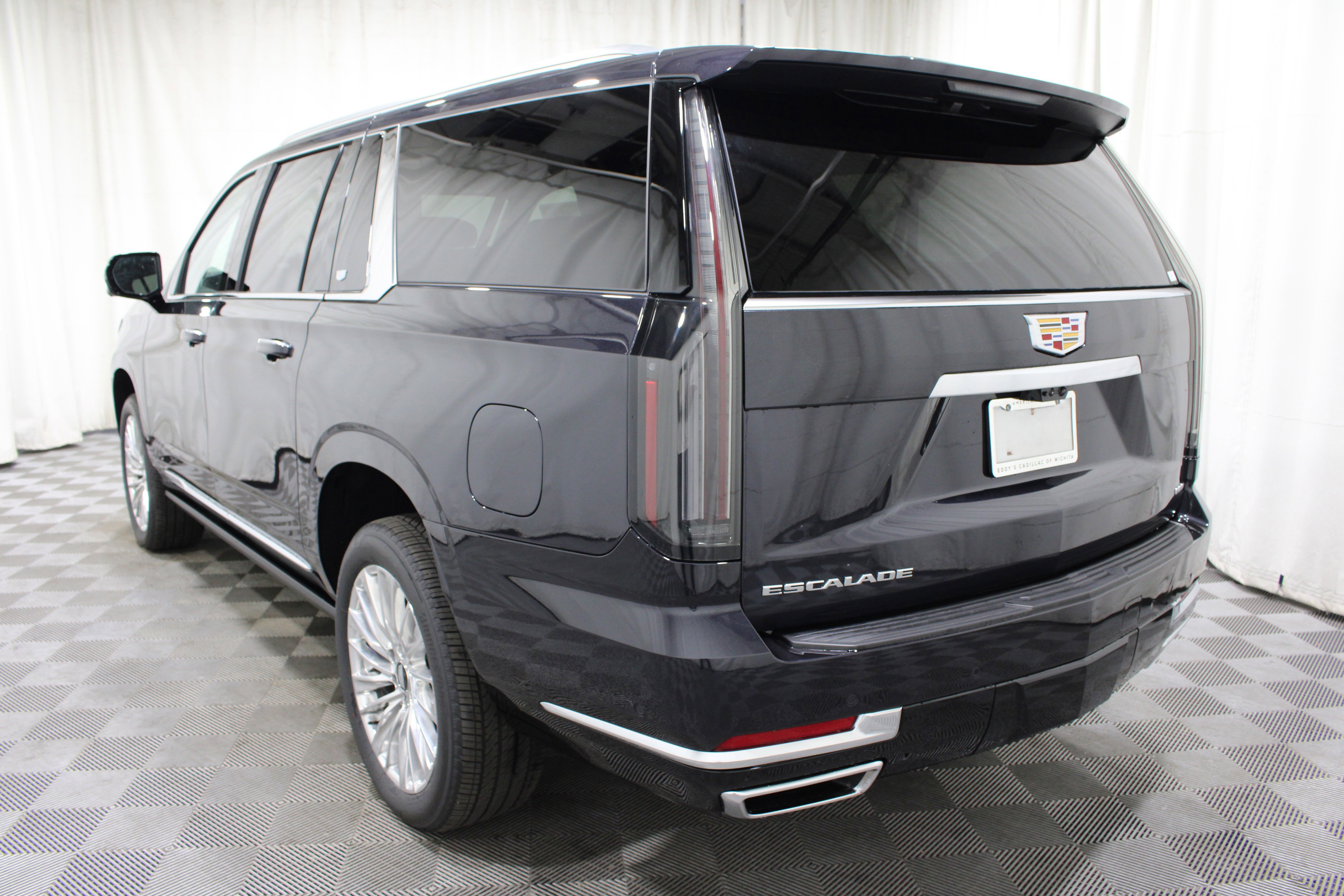 New 2026 Cadillac Escalade ESV Luxury w/ LPO, Floor Liner Package image 29