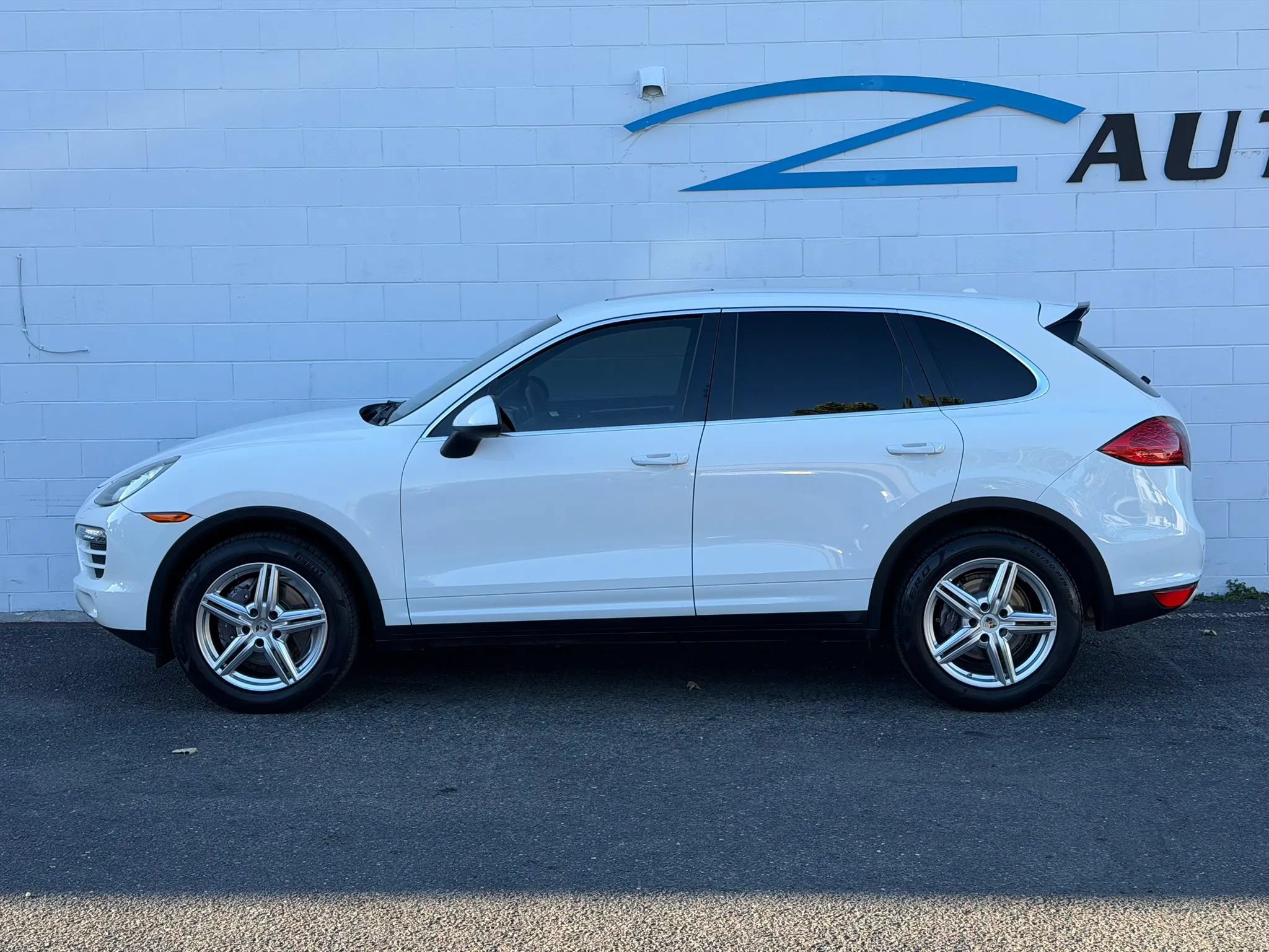 Used 2012 Porsche Cayenne AWD/4WD image 3