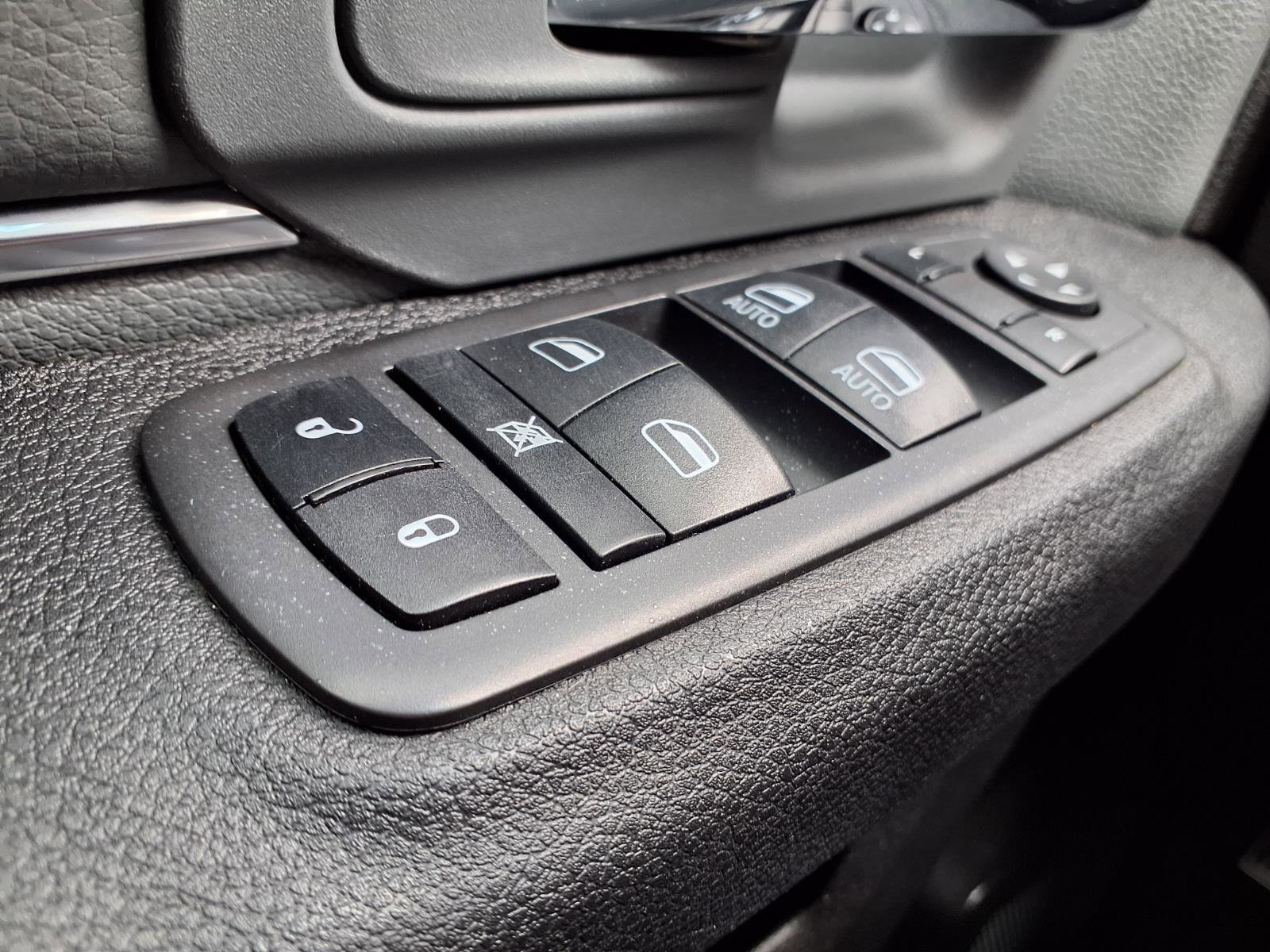 Used 2021 RAM 1500 Classic SLT AWD/4WD image 19