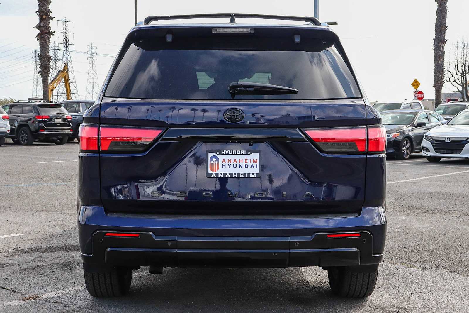 Used 2025 Toyota Sequoia Platinum image 7