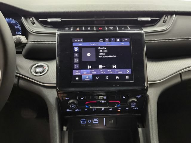 Used 2024 Jeep Grand Cherokee Laredo X w/ Luxury Tech Group I AWD/4WD image 32