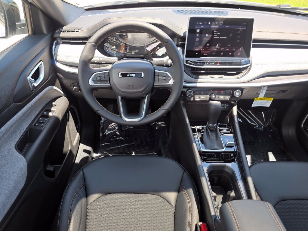 New 2026 Jeep Compass Latitude AWD/4WD image 25