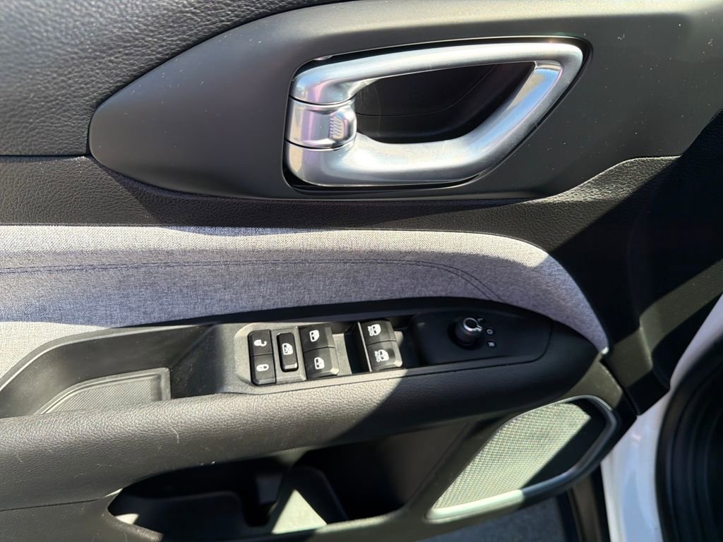 Used 2024 Jeep Compass Latitude image 16