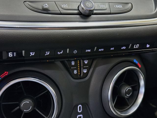 Used 2023 Chevrolet Blazer LT w/ Convenience Package FWD image 16